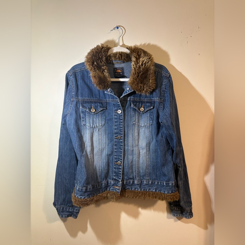 Route 66 denim jacket Women’s XL faux fur collar button closures and pockets Y2K